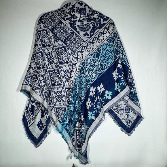 J. Jill Blue 46” X 46” Square Fringed Scarf Wrap Large Floral Geometric - Picture 3 of 8